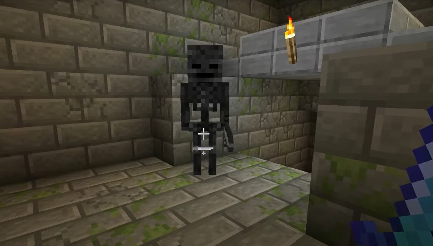What does smite do in Minecraft - skeleton standing