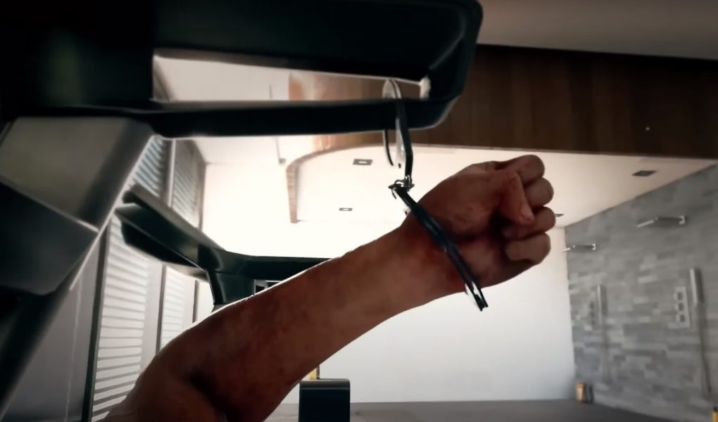 Dead Island 2 weapon rarity explained - wrist handcuffed